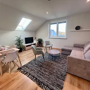 شقة Cozy Near Vienna Airport