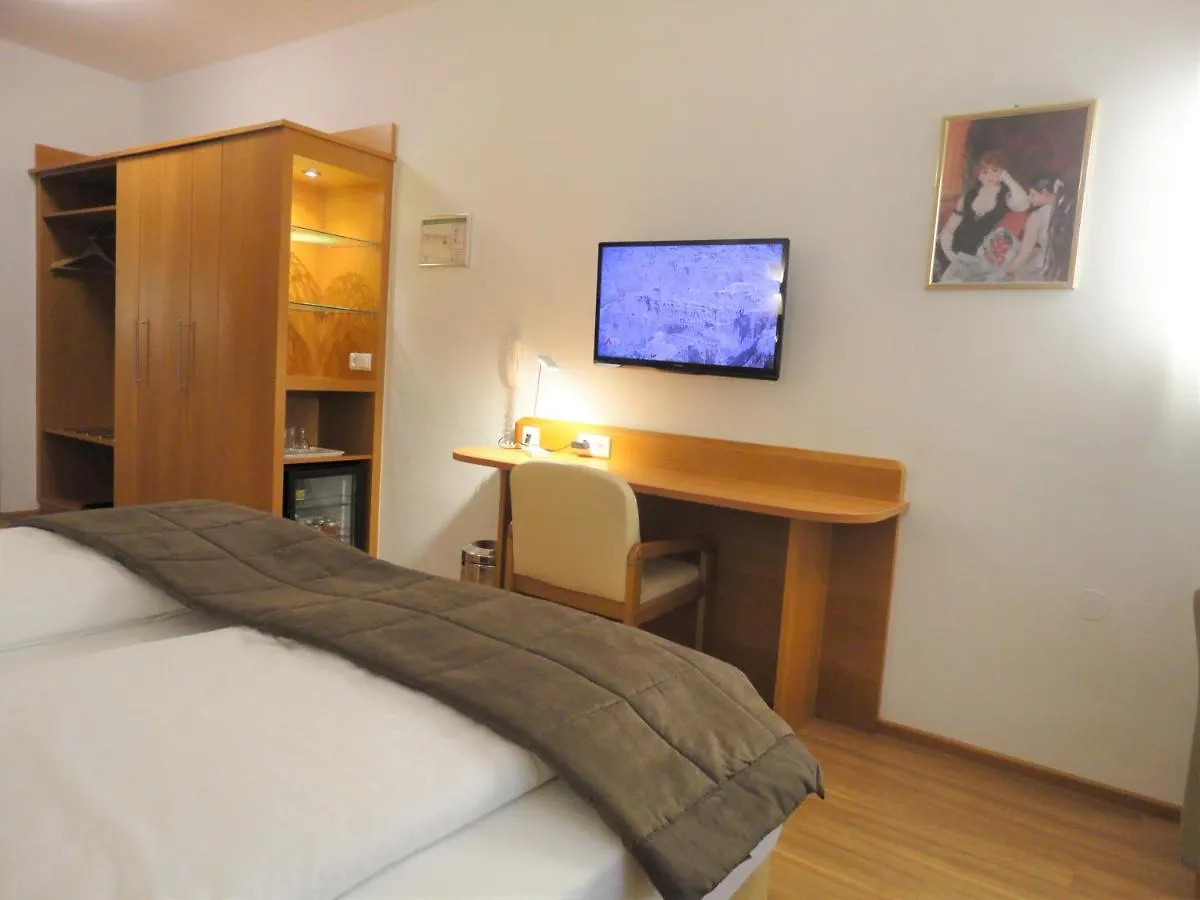 שווכאט City Hotel Albrecht