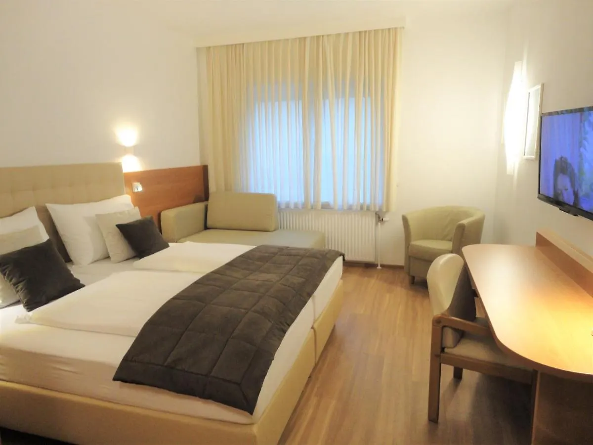 שווכאט City Hotel Albrecht 3*,