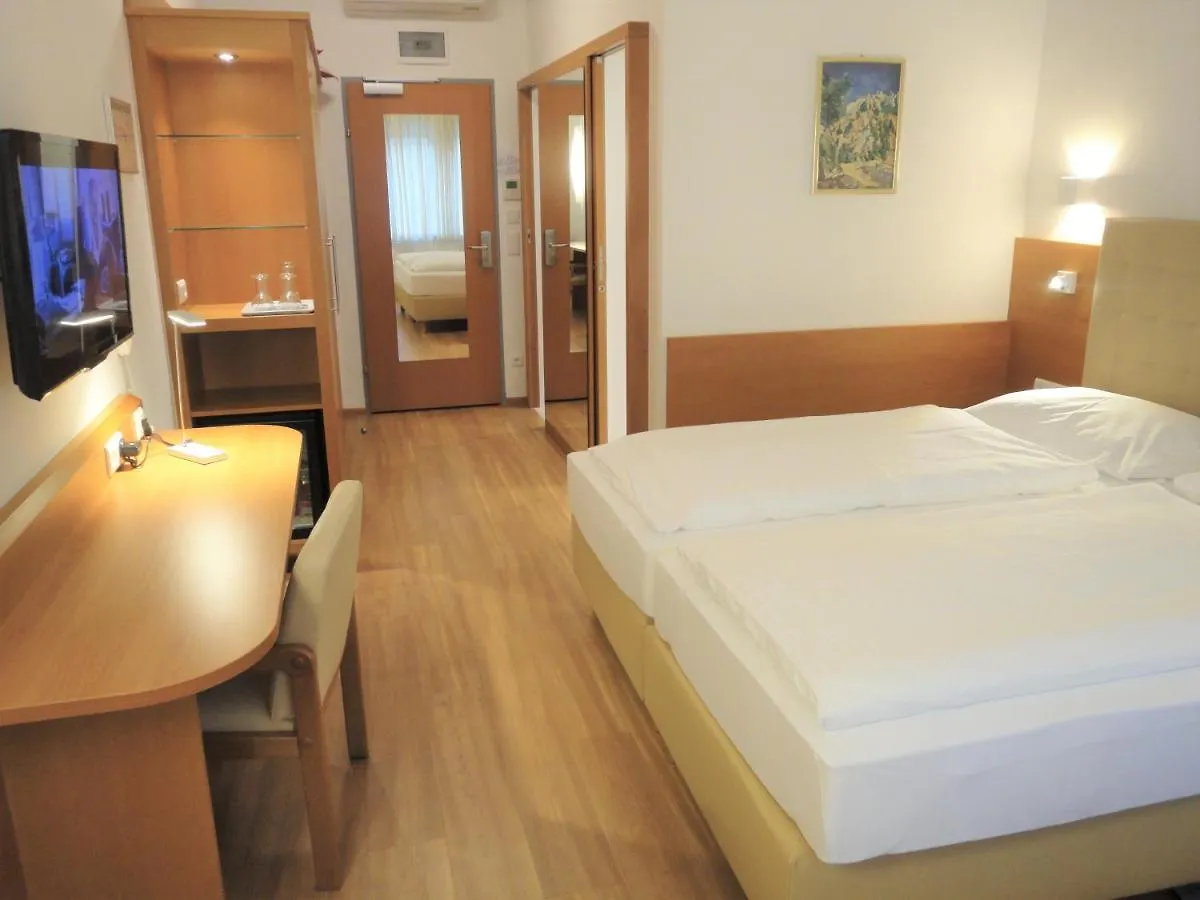 שווכאט City Hotel Albrecht