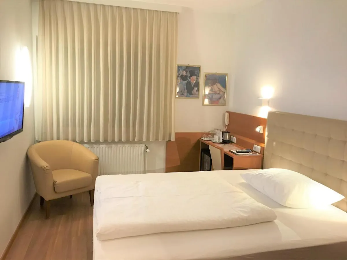 שווכאט City Hotel Albrecht